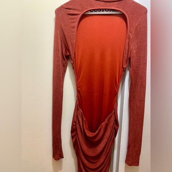 Mila Midi Backless Dress - Picture 6 of 7